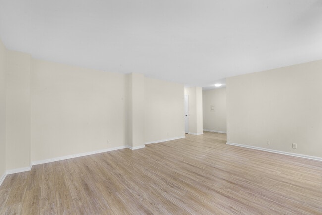 Building Photo - 225 Saint Pauls Ave