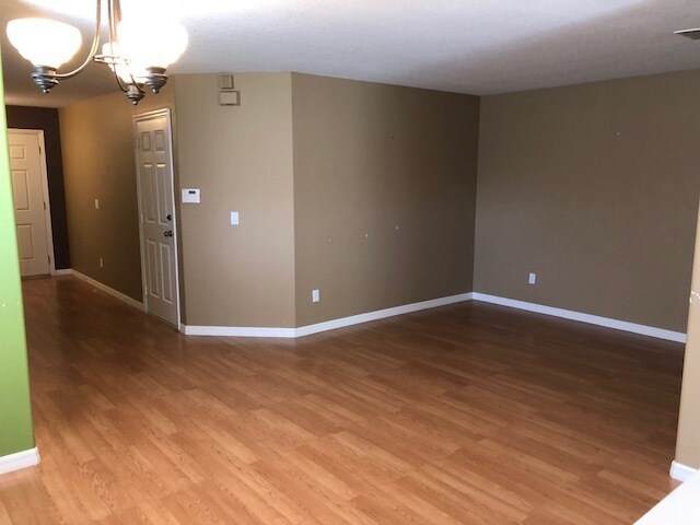 Foto del edificio - 12905 Lexington Summit Street