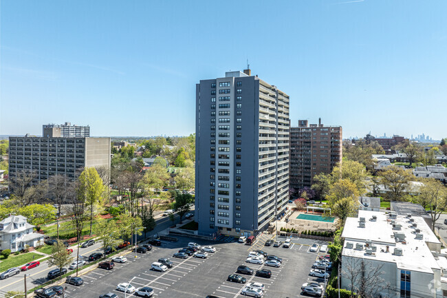 Building Photo - Carlton Tower