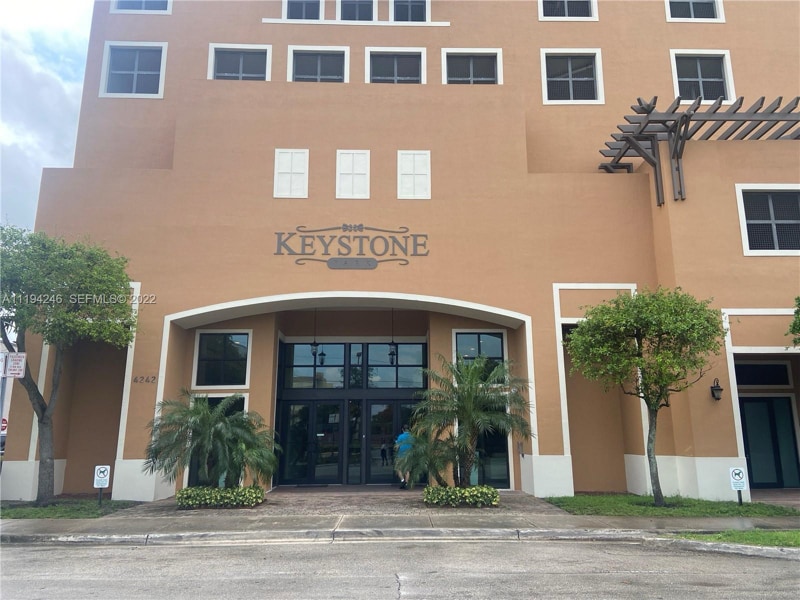 Foto principal - 4242 NW 2nd St