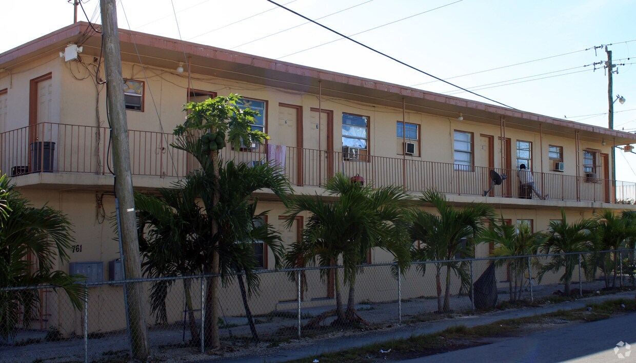 Primary Photo - 761 SW 4th Ave