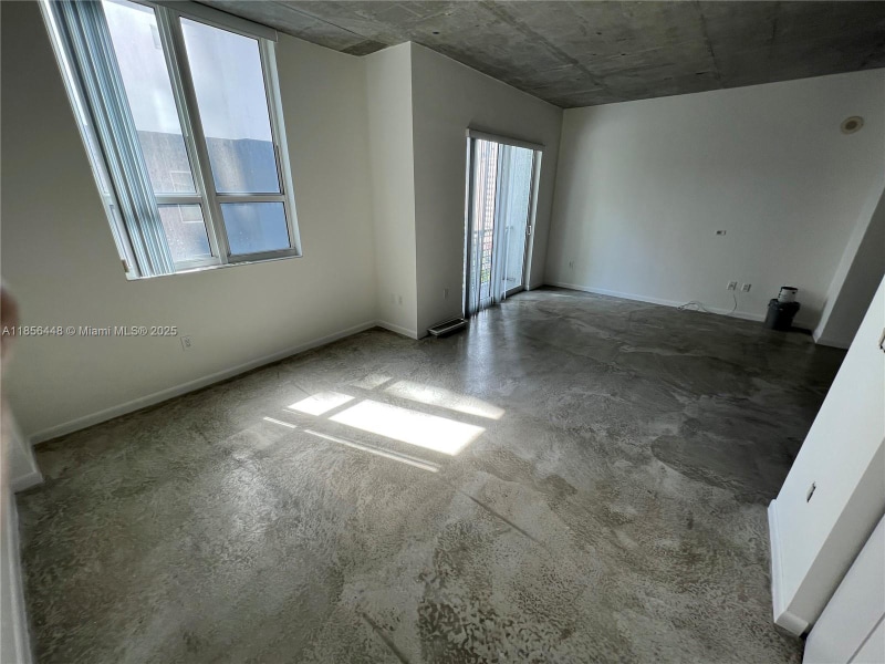 Foto del edificio - 133 NE 2nd Ave