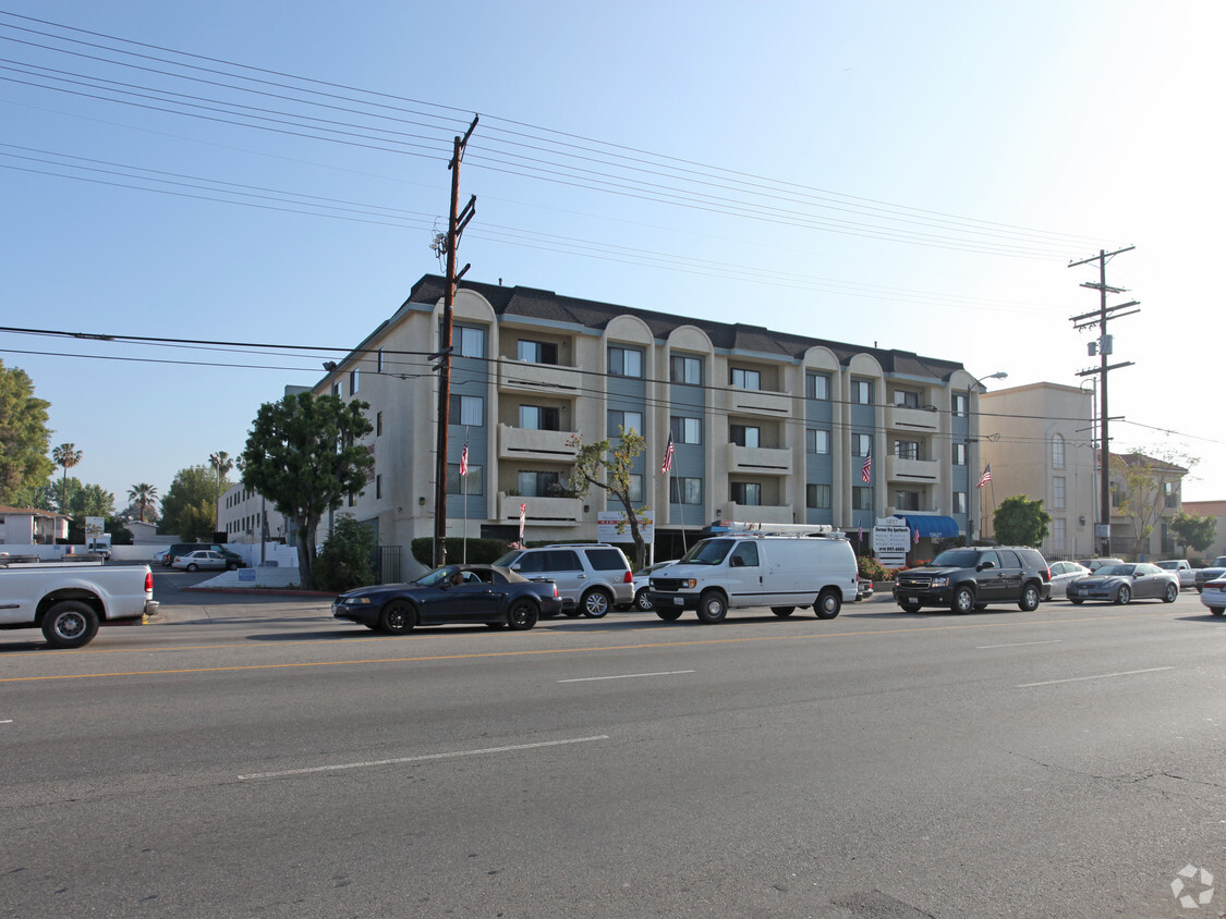 Sherman Way Apartments Photo