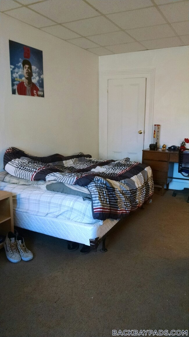 Building Photo - 405 Beacon St