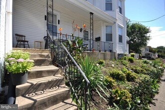 Building Photo - 223 Ryers Ave