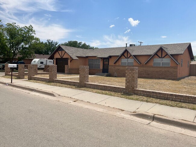 Building Photo - Ready to move into!