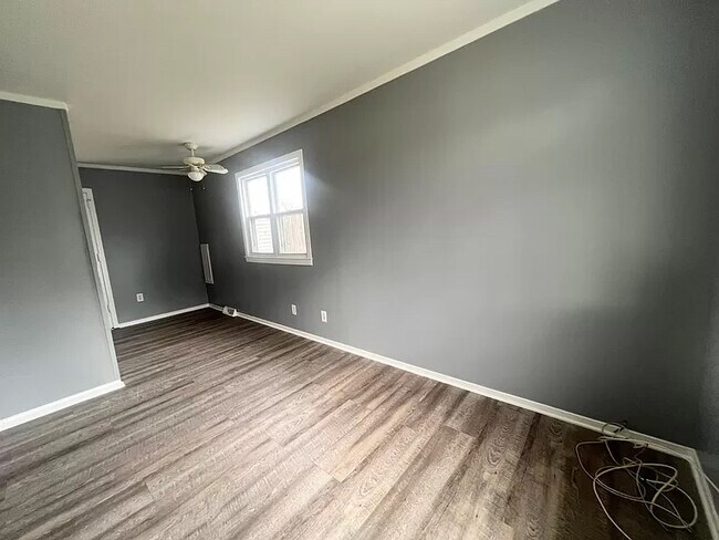 Foto del edificio - 50 Rooney Ave