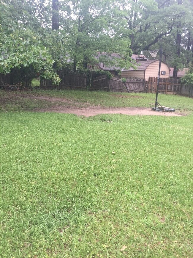 Foto del edificio - 3 bedroom 2 bathroom