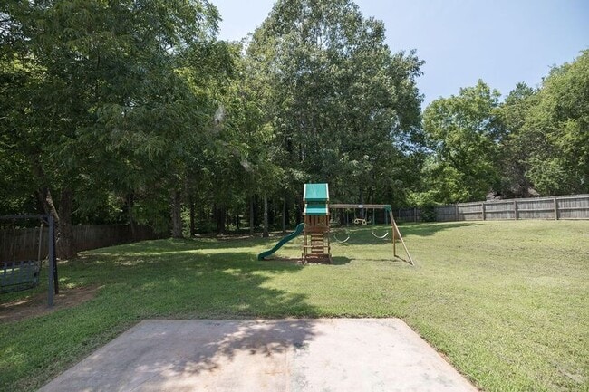 Building Photo - 453 Reba Ct
