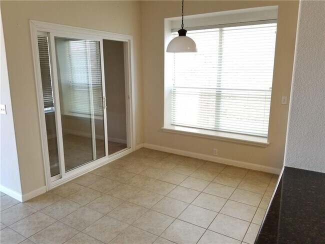 Building Photo - 3526 Shiraz Loop