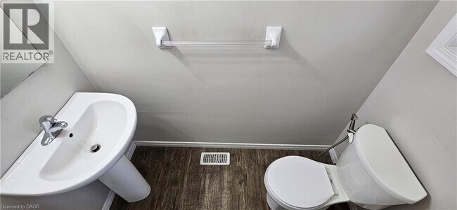 Photo du bâtiment - 50 Pinnacle Dr