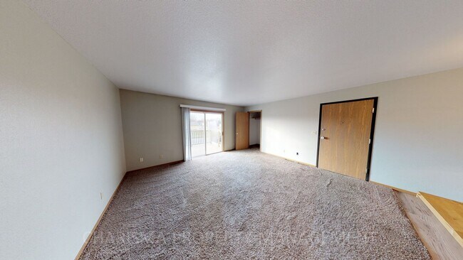 Building Photo - SPACIOUS 3 BD, 1 BA IN TEA - PERFECT FOR Y...