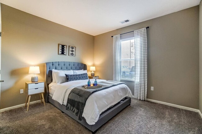 Building Photo - 4788 Holmes St