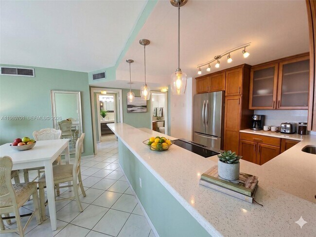 Foto del edificio - 2851 NE 183rd St