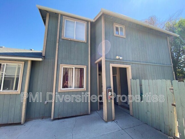 Foto del edificio - 542 Capitol Hill Ave