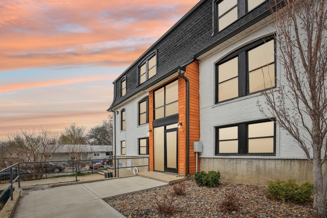 Building Photo - Fieldhouse View Apartments