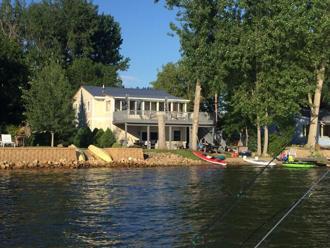 Foto del edificio - 118 Willow Point Dr