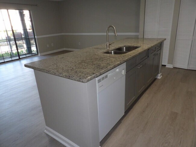 Foto del edificio - 4363 Spa Dr