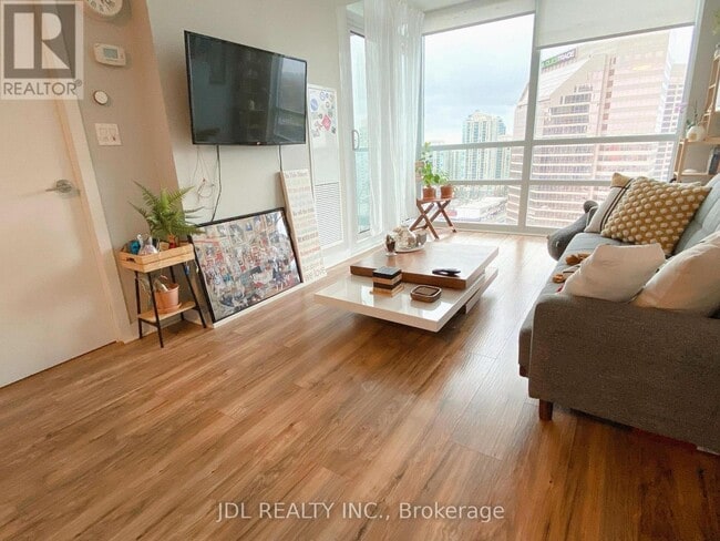 Building Photo - 5740 Yonge St