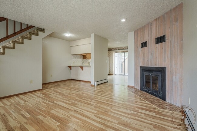 Building Photo - 1305 Wellington Ave