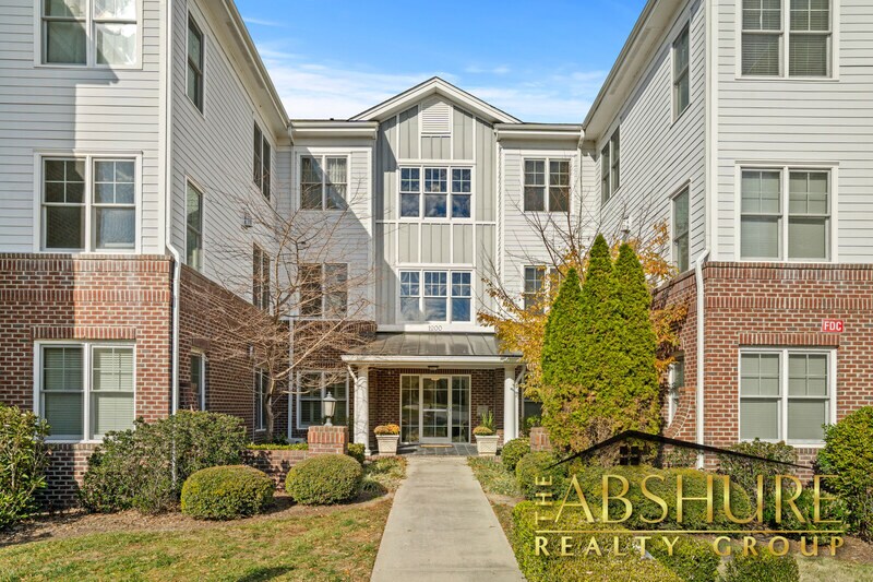Foto principal - 1232 Waterford Lake Dr