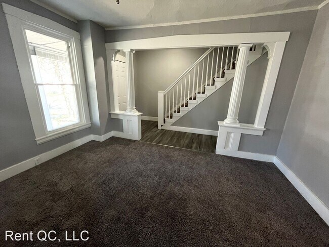 Building Photo - 3 br, 1 bath House - 909 E 14th Street