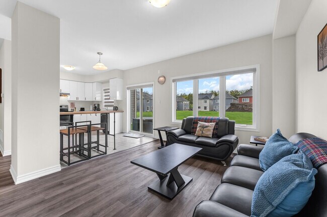Photo du bâtiment - 280 Beechwood Forest Ln