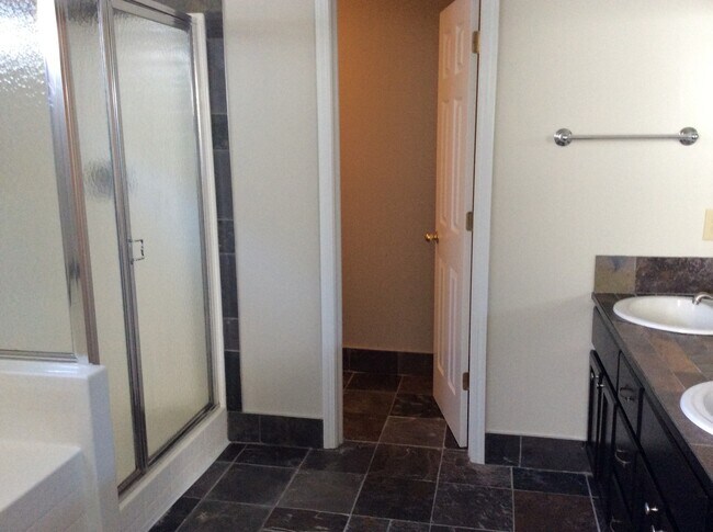 Foto del edificio - Greenwood - 3 BR home