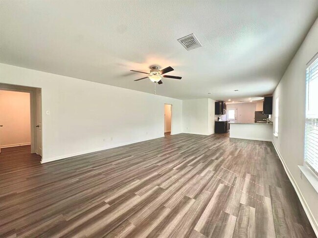 Building Photo - 17916 Speculator Ln