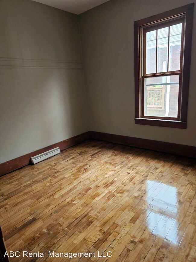 Building Photo - 3 br, 1 bath House - 486 3rd St S