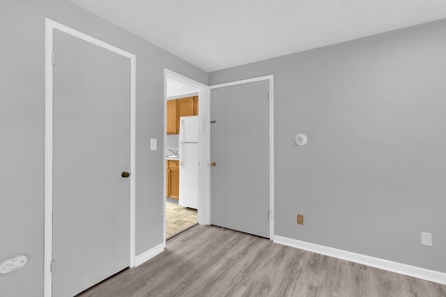 Building Photo - South Park Manor