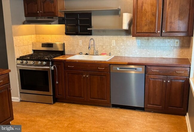 Foto del edificio - 5780 Flagflower Pl