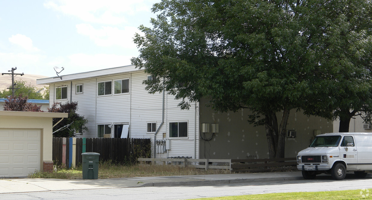 Primary Photo - 5077 Clayton Rd
