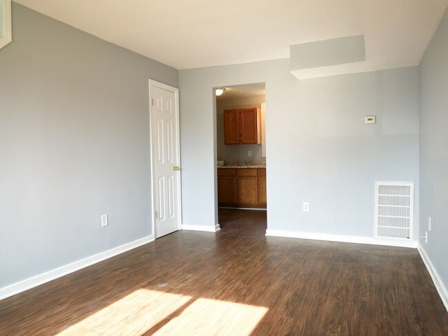 Building Photo - 1703 Lamb Ave