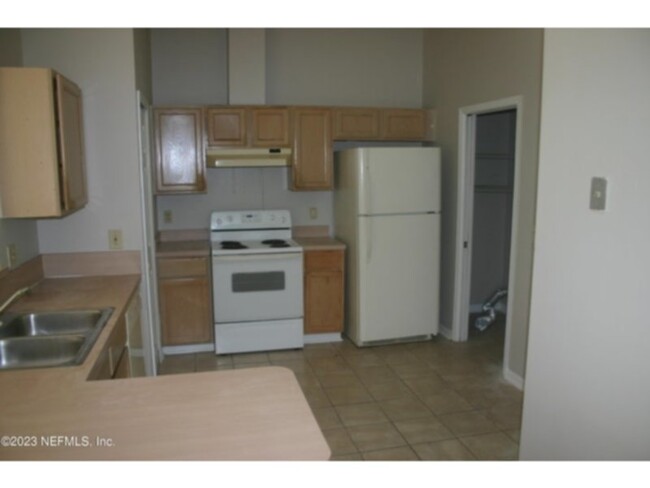 Foto del edificio - Adorable 3/2 in the Country Creek area