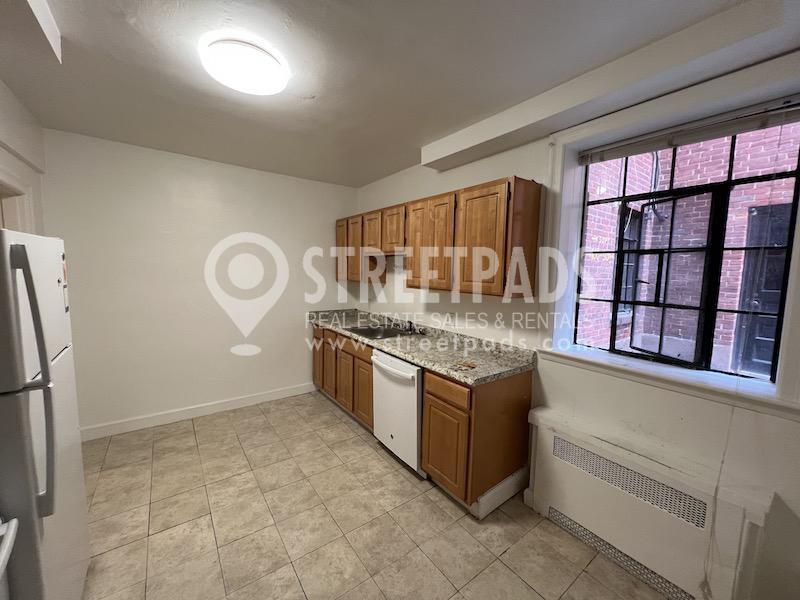 Foto principal - 2 bedroom in Brookline MA 02446
