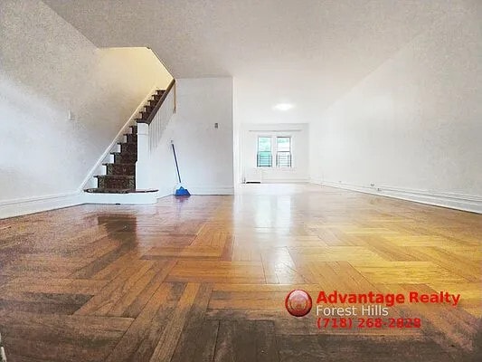 Foto del edificio - 6826 Groton St