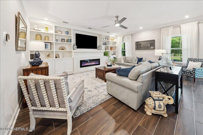 Foto del edificio - 552 Meadow Creek Dr