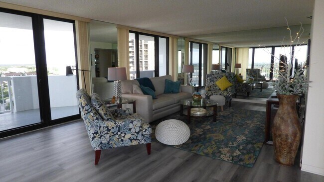 Foto del edificio - 115 Lakeshore Dr