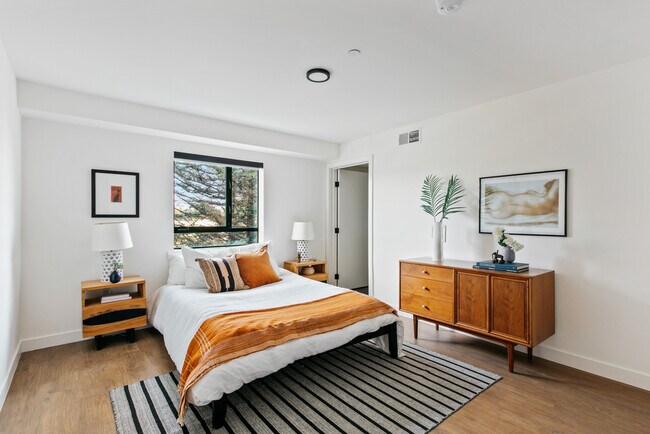 Foto del edificio - 4505 S Slauson Ave