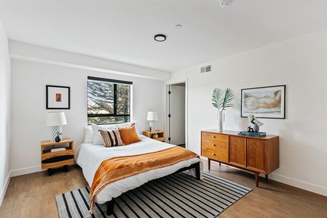 Building Photo - 4505 S Slauson Ave