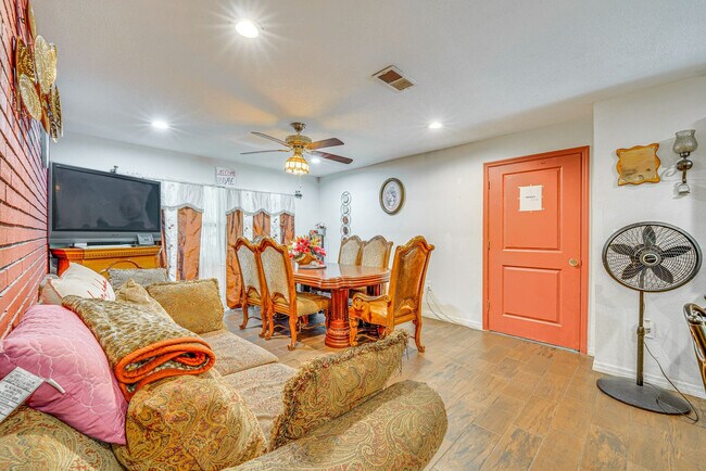 Foto del edificio - 281 W 18th St