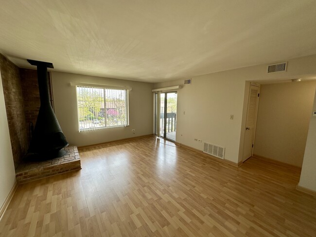 Building Photo - 6188 Pinewood Ct