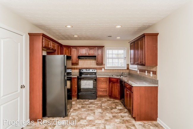 Building Photo - 10 Stone Ridge Dr