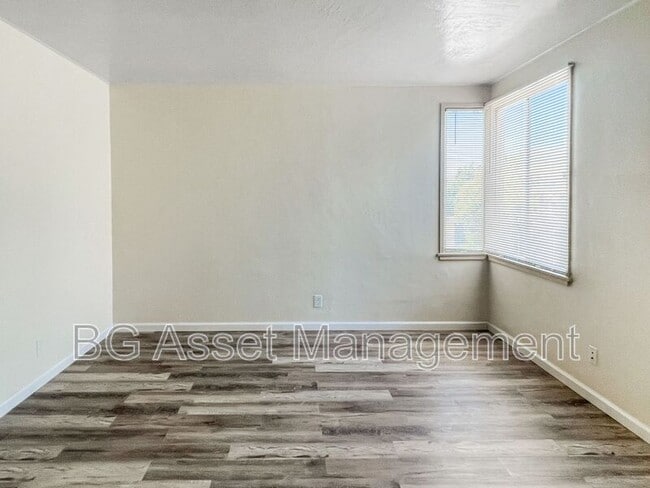 Foto del edificio - 1614 Visalia Ave