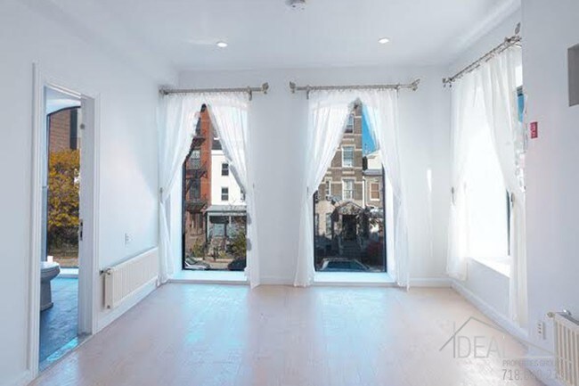 Building Photo - LOFT Studio in Bed-Stuy