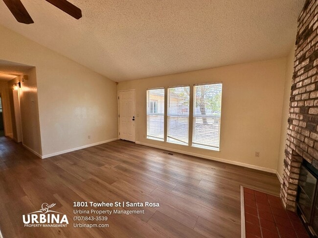 Building Photo - Inviting 3 Bedroom 2 Bathroom Home in Desirable Coffey Park Location