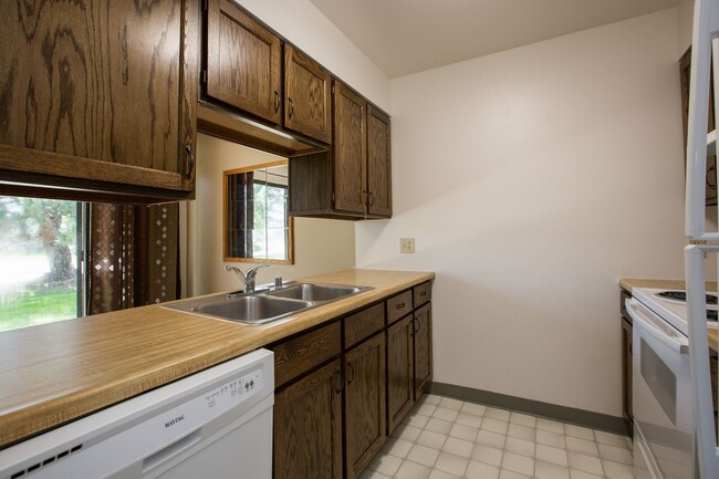 Building Photo - 512 E Monroe Dr