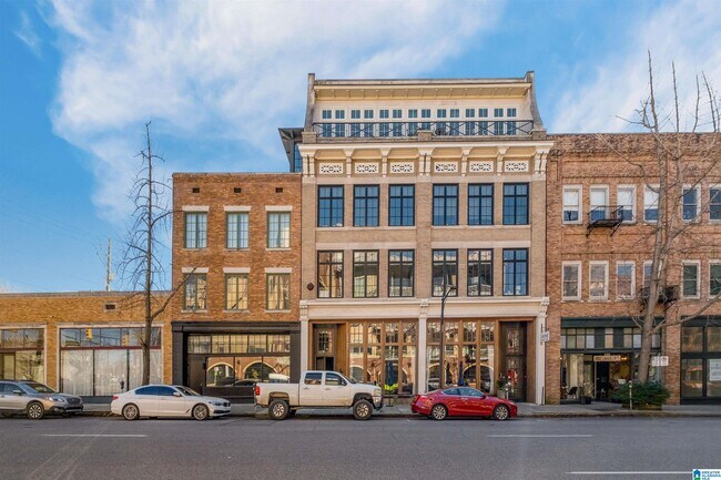 Building Photo - 2227 2nd Ave N