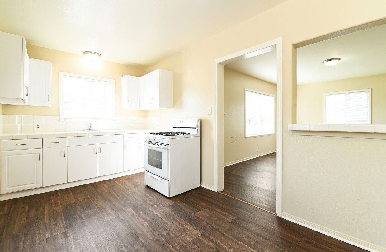 Primary Photo - House - 2 Bedrooms / 1 Bathroom - Downey